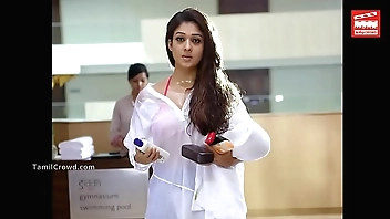 ப்ரா தெரியுமாறு உடையணியும் தமிழ் நடிகைகள்