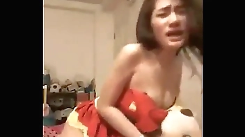Cute Thai girl on cam