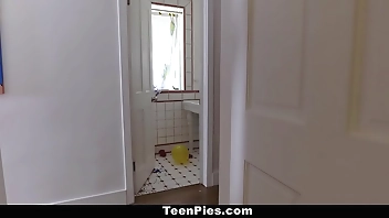TeenPies - Cutie (Penelope Reed) Creampied After Party